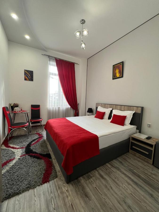 Hotel Fleur Erévan Extérieur photo