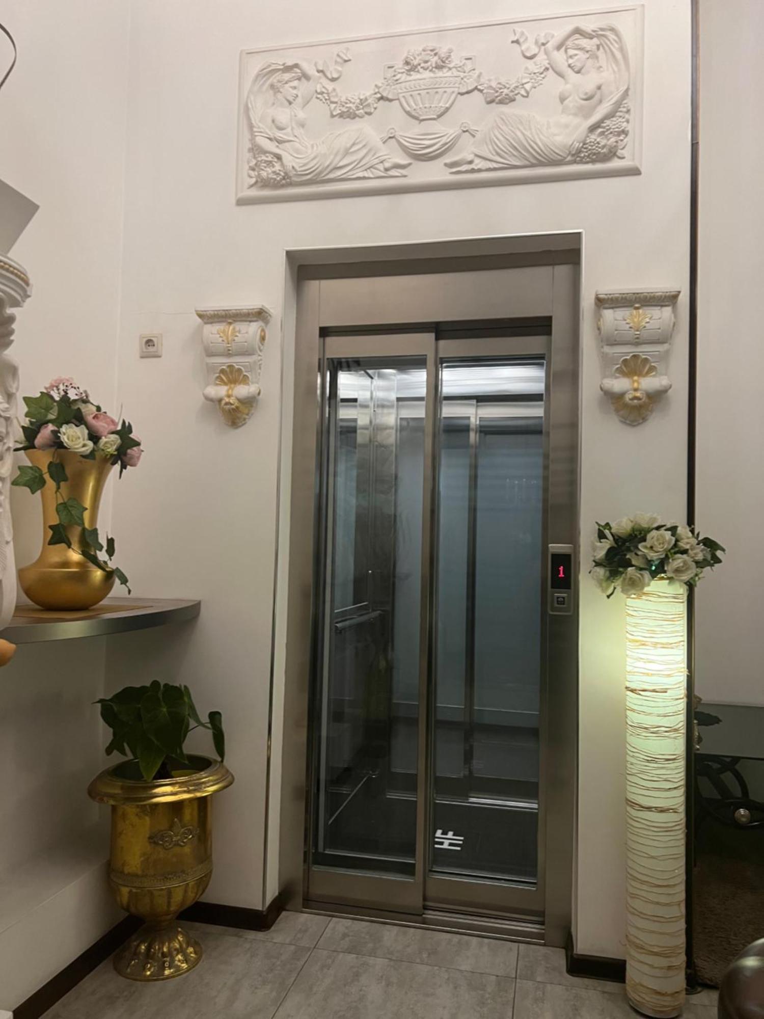 Hotel Fleur Erévan Extérieur photo