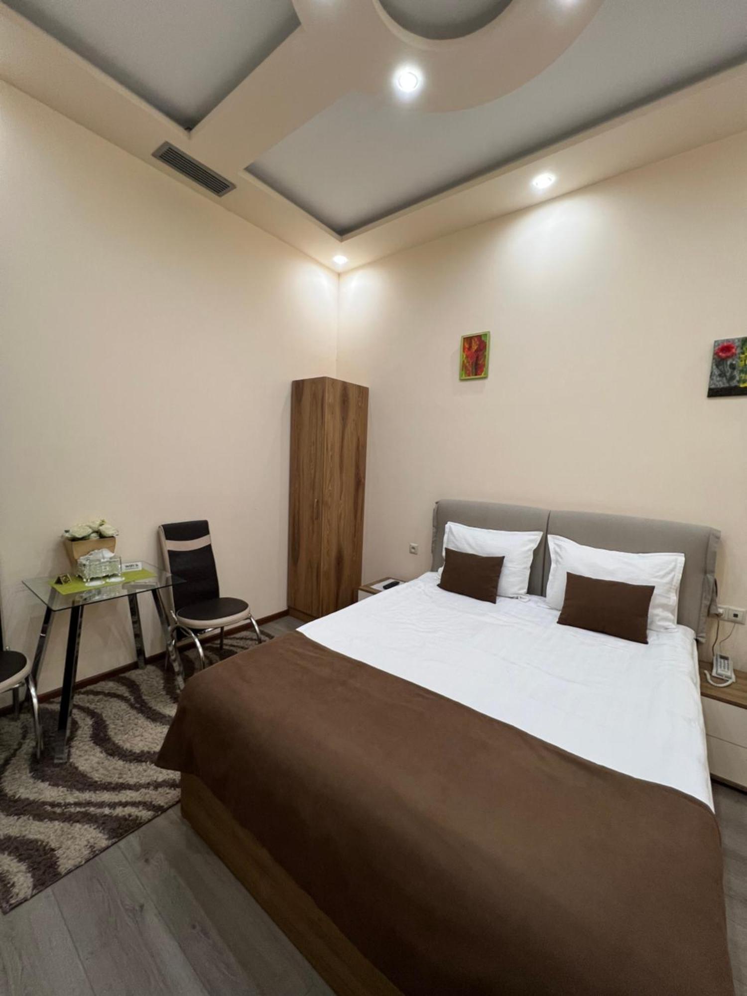 Hotel Fleur Erévan Extérieur photo